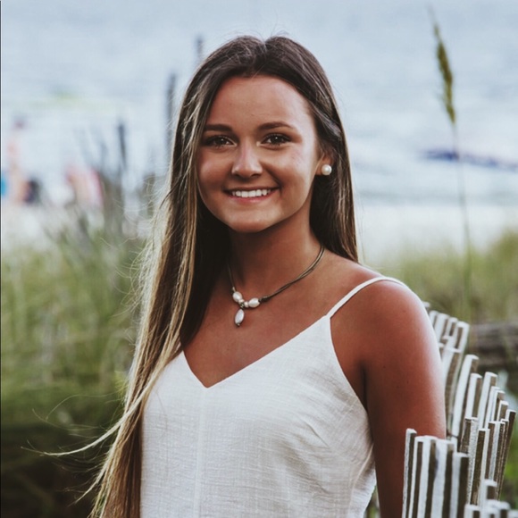 Meet your Posher, Emily - Picture 1 of 1